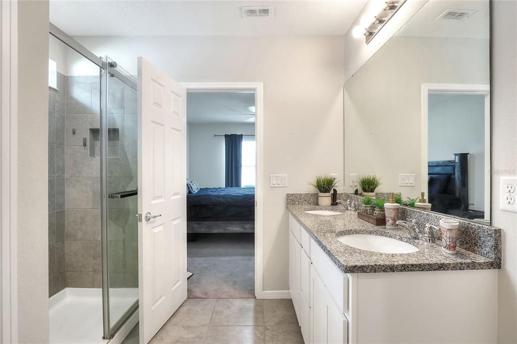 出租: $2,400 (4 贝兹, 2 浴室, 1865 平方英尺)