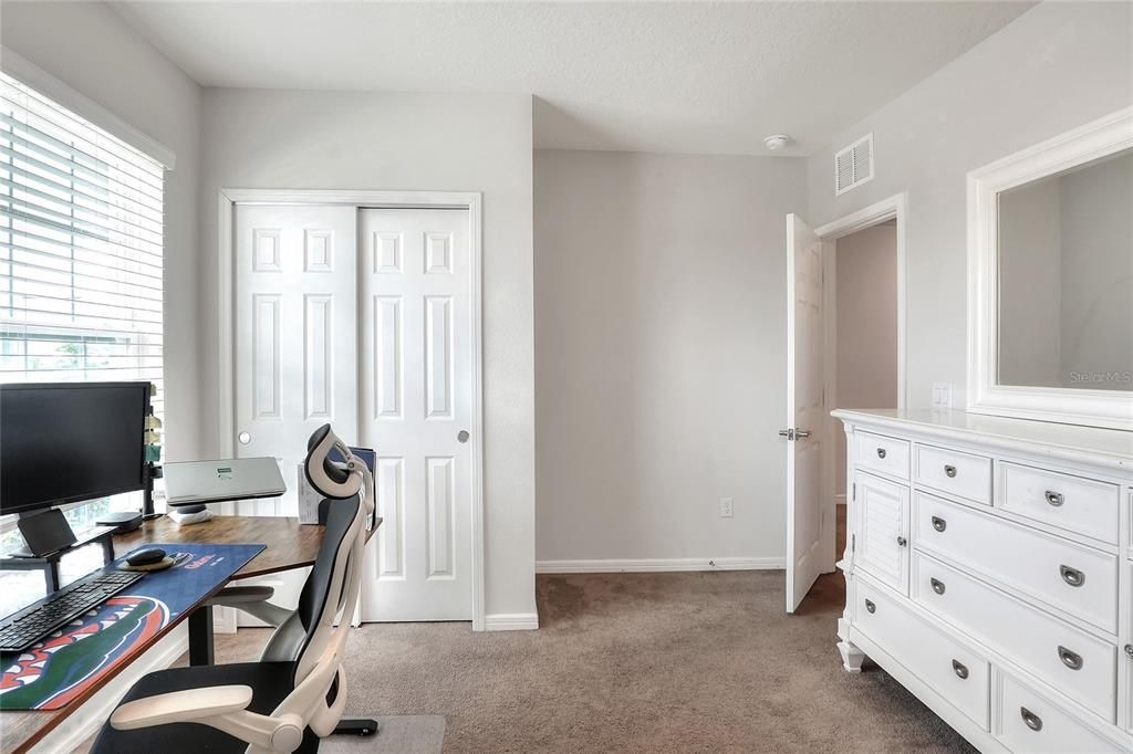 出租: $2,400 (4 贝兹, 2 浴室, 1865 平方英尺)