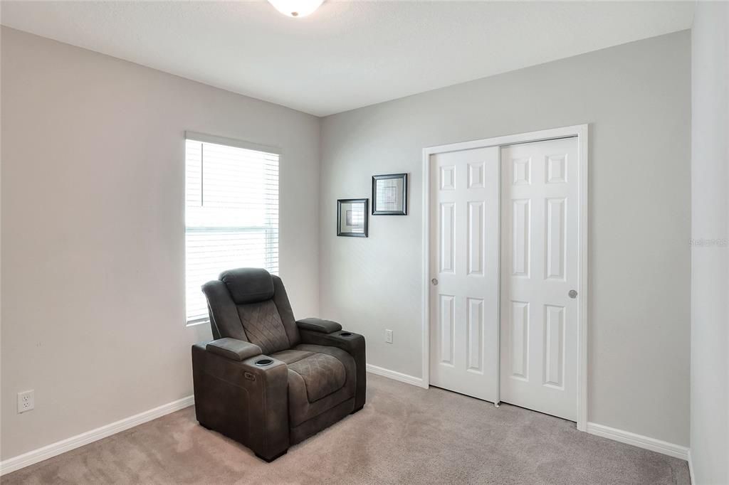 出租: $2,400 (4 贝兹, 2 浴室, 1865 平方英尺)