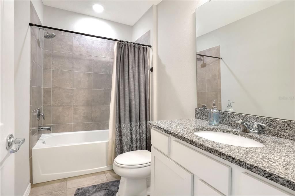 出租: $2,400 (4 贝兹, 2 浴室, 1865 平方英尺)