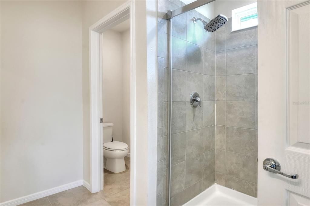 出租: $2,400 (4 贝兹, 2 浴室, 1865 平方英尺)