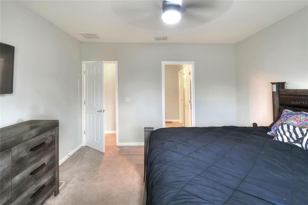 出租: $2,400 (4 贝兹, 2 浴室, 1865 平方英尺)