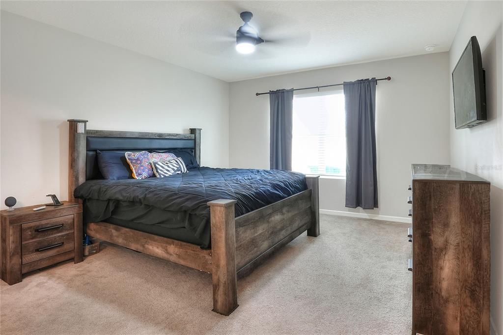 出租: $2,400 (4 贝兹, 2 浴室, 1865 平方英尺)