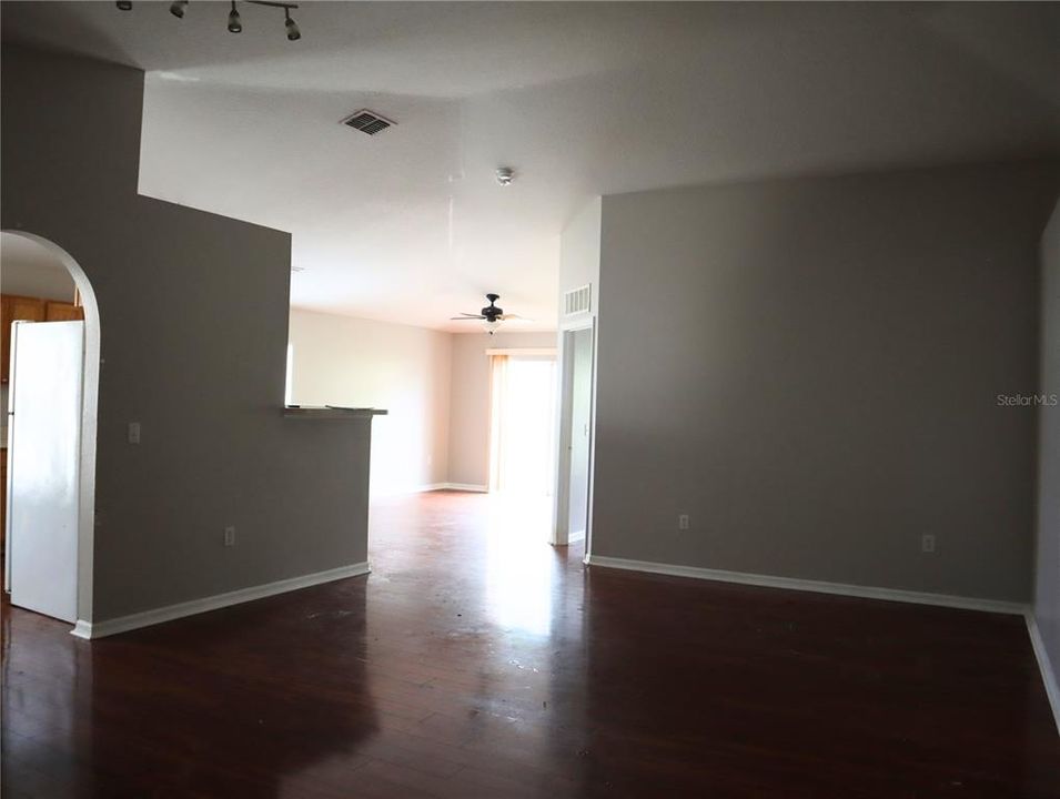 На продажу: $259,000 (3 спален, 2 ванн, 1458 Квадратных фут)