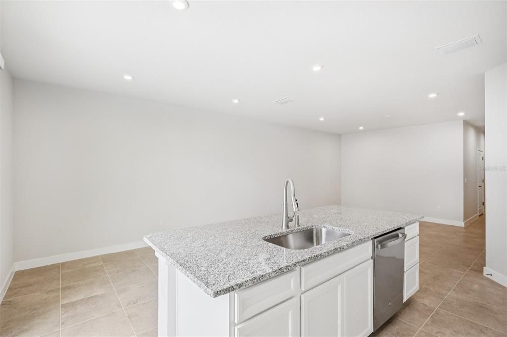 En Renta: $2,250 (3 camas, 2 baños, 1674 Pies cuadrados)