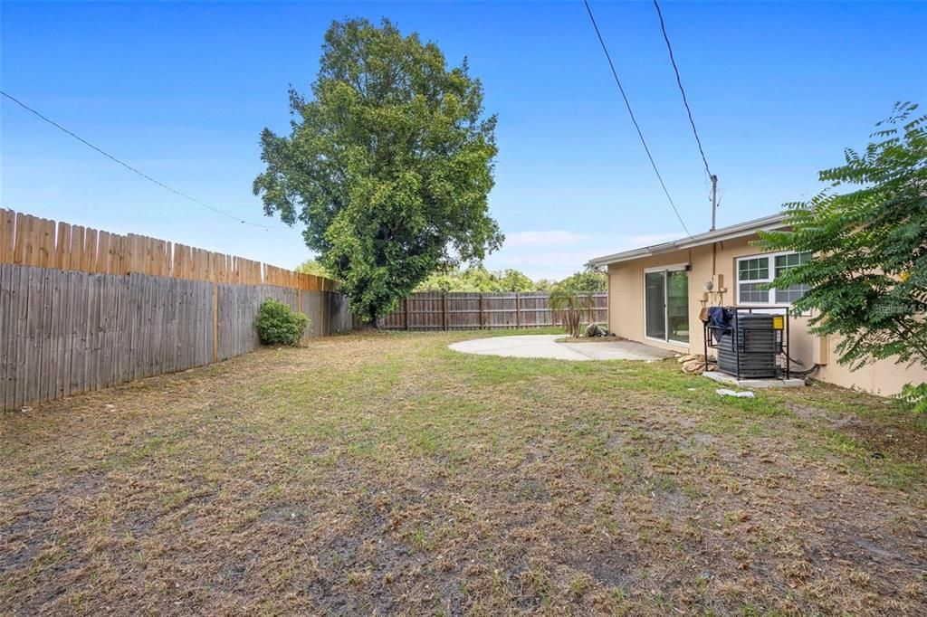 Active With Contract: $1,800 (3 beds, 2 baths, 1179 Square Feet)