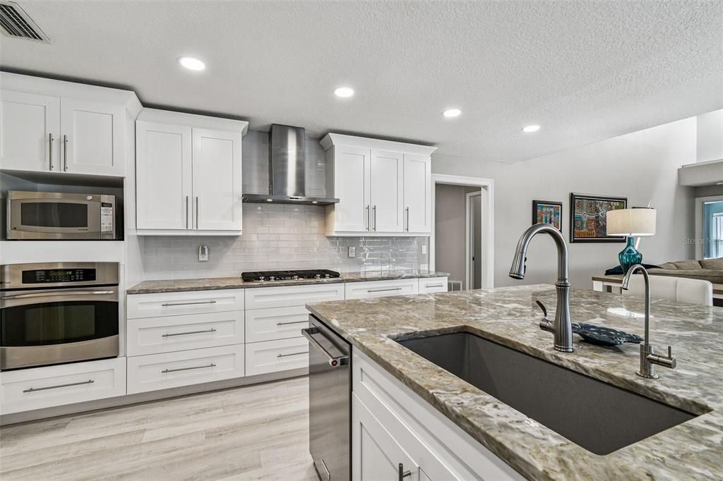 待售: $1,695,000 (4 贝兹, 3 浴室, 3317 平方英尺)