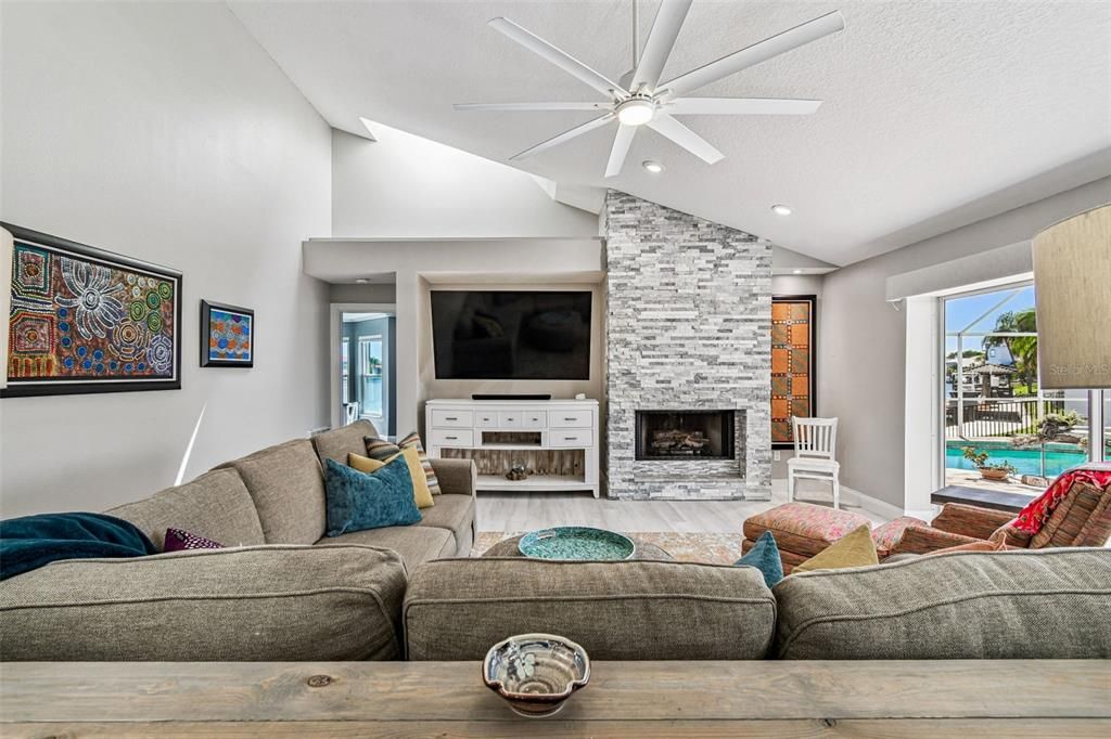 待售: $1,695,000 (4 贝兹, 3 浴室, 3317 平方英尺)