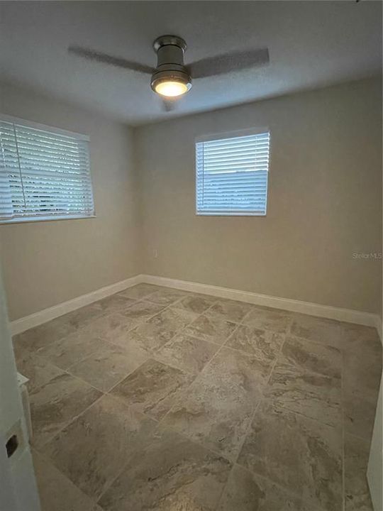 待售: $875,000 (12 贝兹, 0 浴室, 4720 平方英尺)