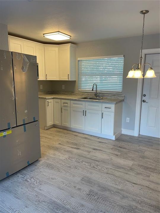 待售: $875,000 (12 贝兹, 0 浴室, 4720 平方英尺)