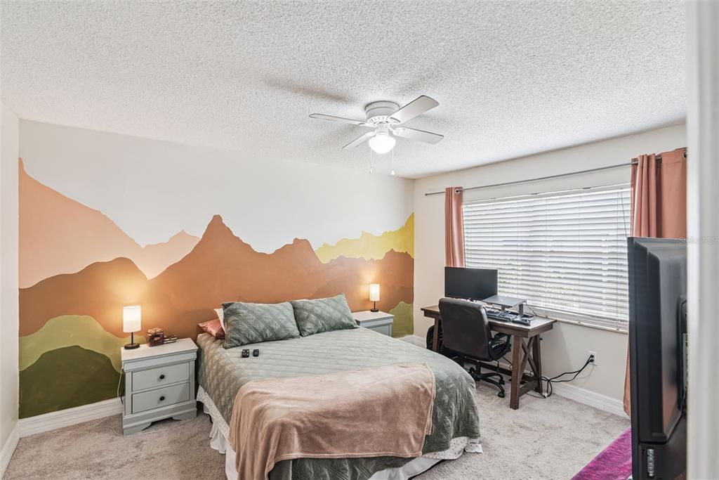 待售: $174,900 (2 贝兹, 2 浴室, 1040 平方英尺)