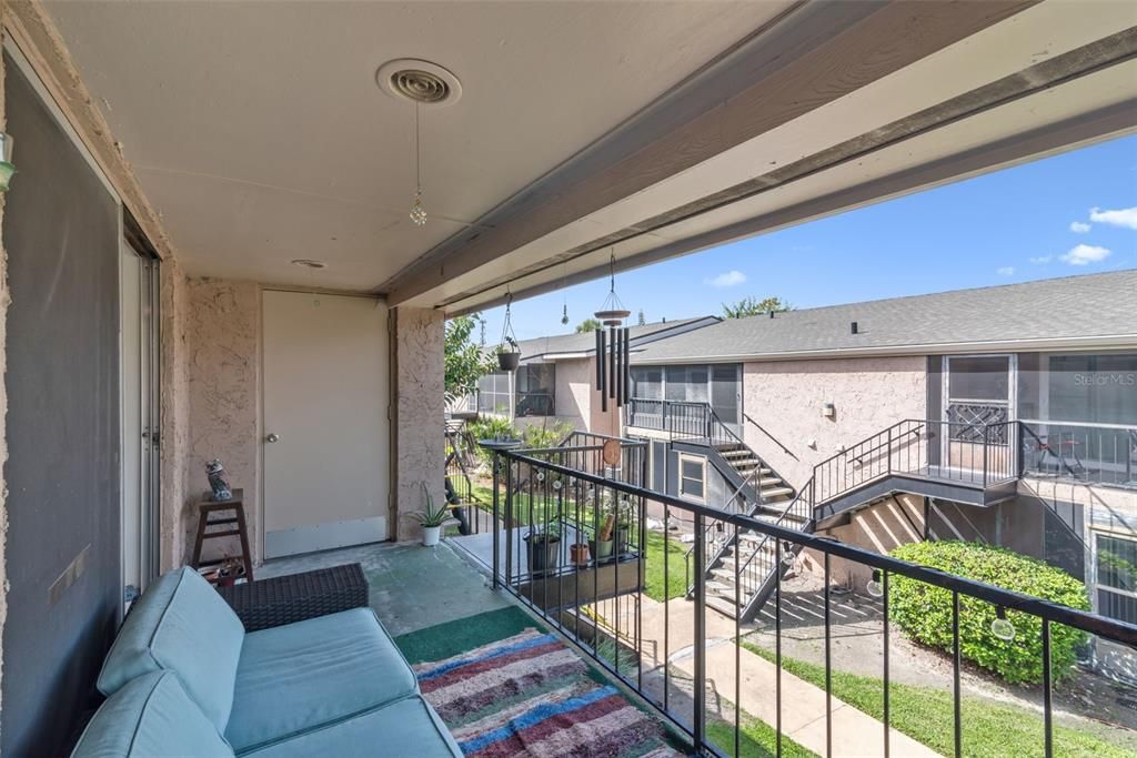 待售: $174,900 (2 贝兹, 2 浴室, 1040 平方英尺)