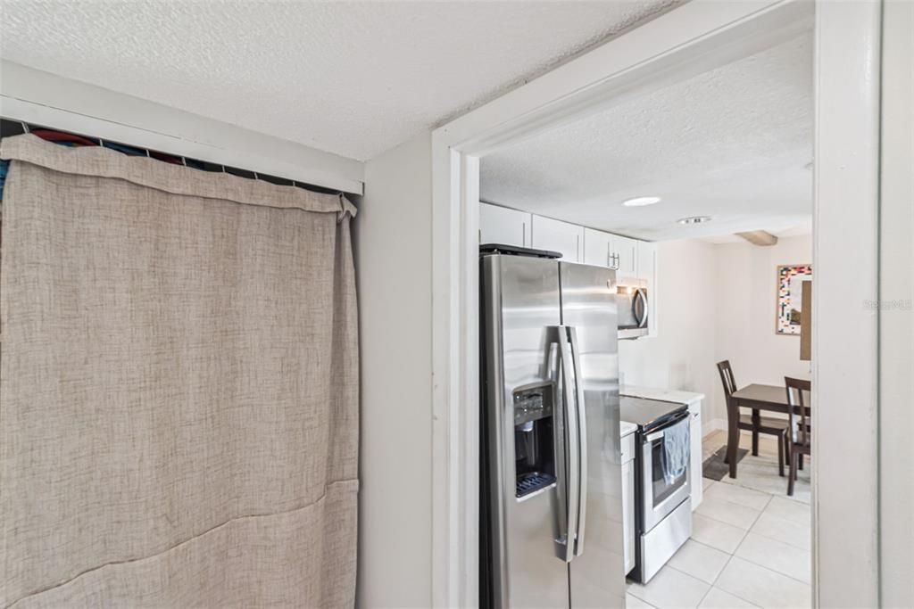 待售: $174,900 (2 贝兹, 2 浴室, 1040 平方英尺)