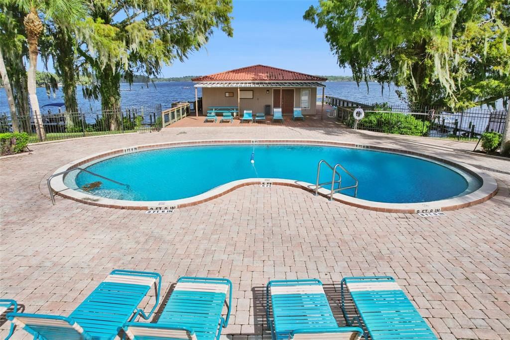 待售: $174,900 (2 贝兹, 2 浴室, 1040 平方英尺)