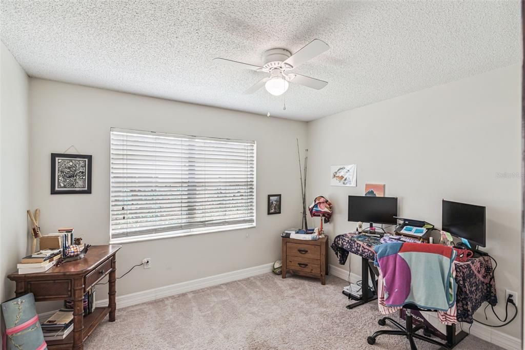 待售: $174,900 (2 贝兹, 2 浴室, 1040 平方英尺)