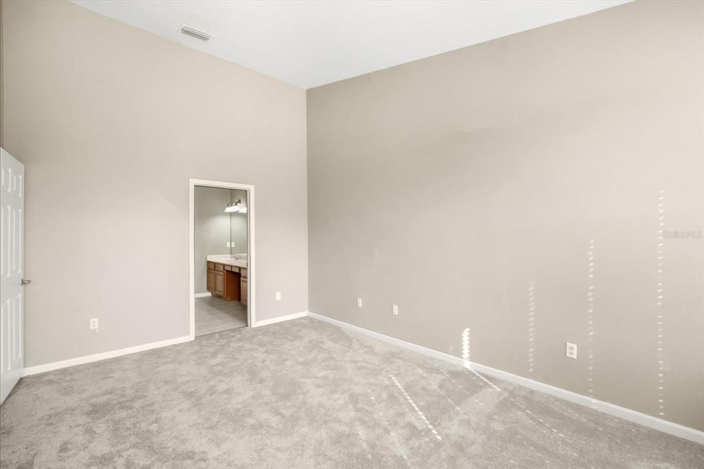 Activo con contrato: $225,000 (3 camas, 2 baños, 1771 Pies cuadrados)