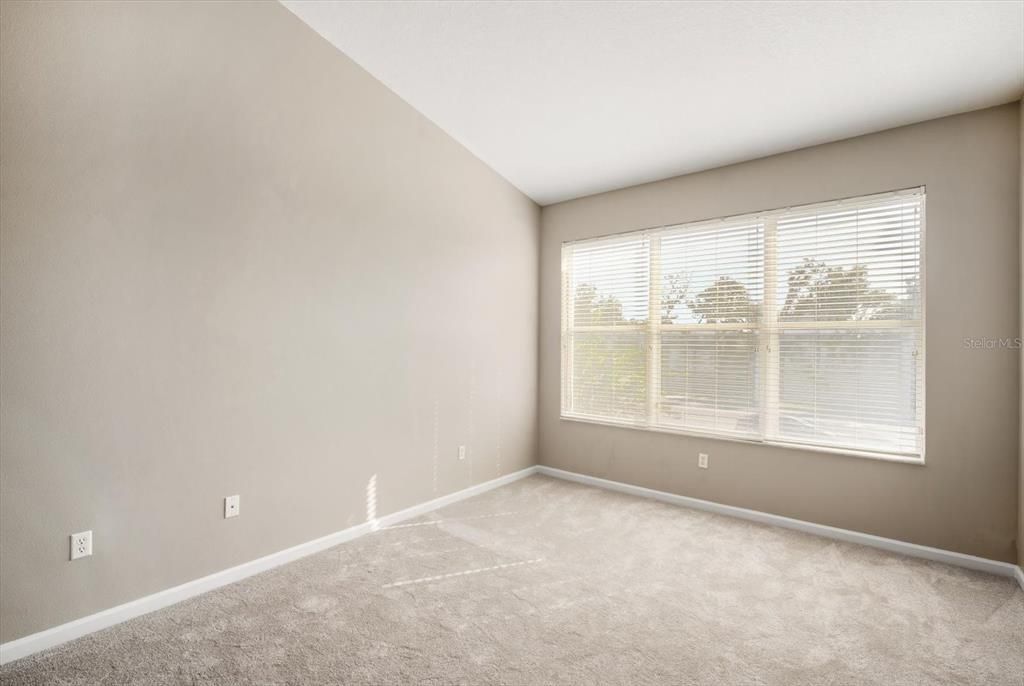 Activo con contrato: $225,000 (3 camas, 2 baños, 1771 Pies cuadrados)