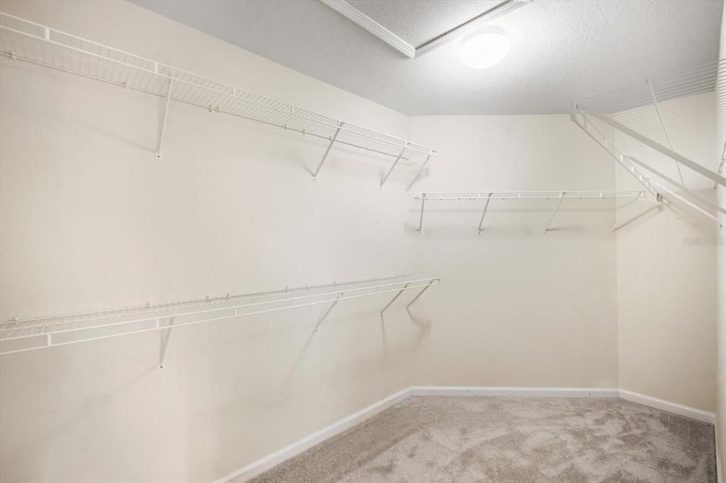 Activo con contrato: $225,000 (3 camas, 2 baños, 1771 Pies cuadrados)