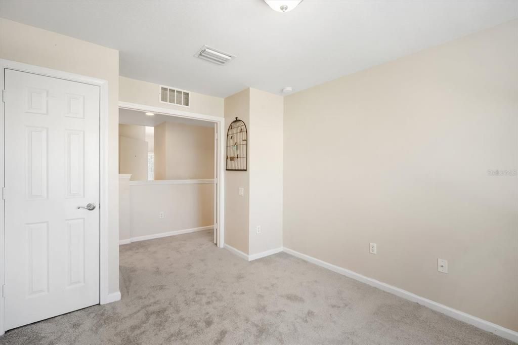 Activo con contrato: $225,000 (3 camas, 2 baños, 1771 Pies cuadrados)