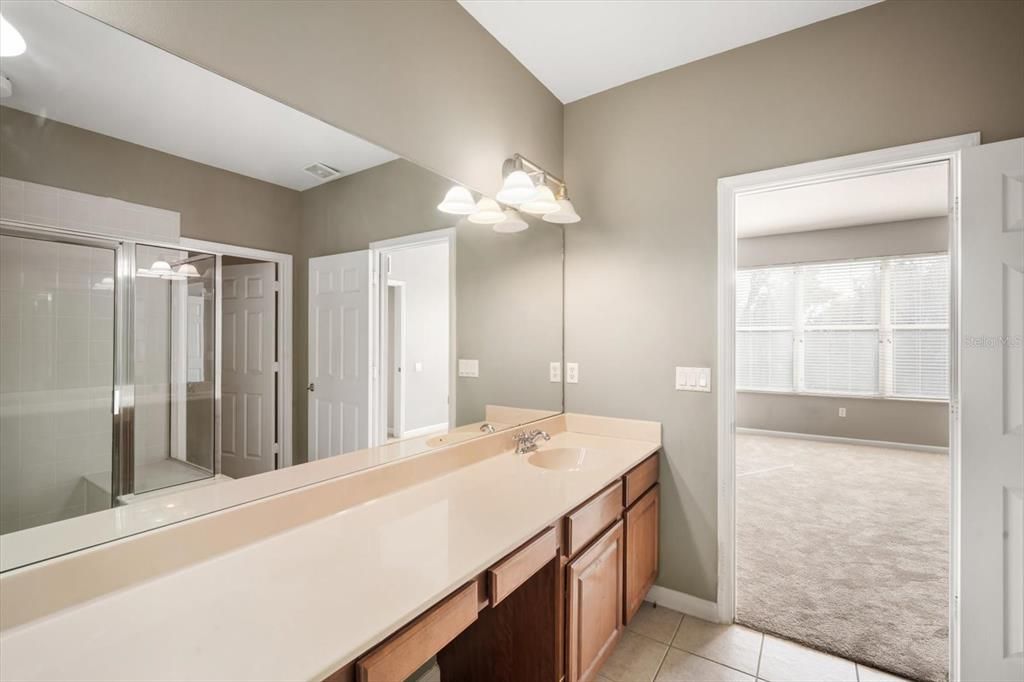 Activo con contrato: $225,000 (3 camas, 2 baños, 1771 Pies cuadrados)