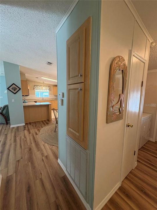 待售: $169,900 (2 贝兹, 2 浴室, 1296 平方英尺)