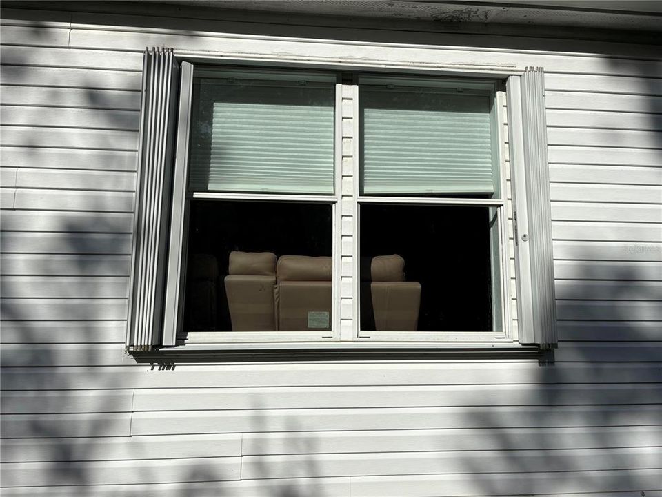 待售: $169,900 (2 贝兹, 2 浴室, 1296 平方英尺)