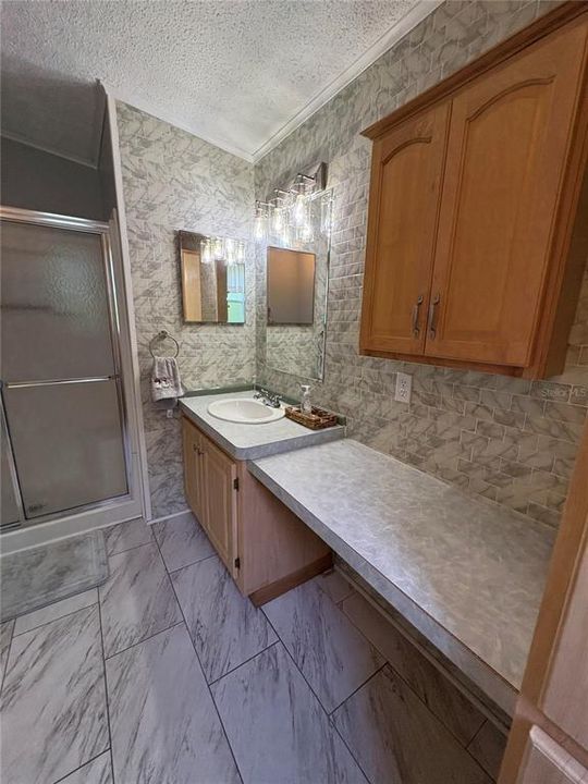 待售: $169,900 (2 贝兹, 2 浴室, 1296 平方英尺)