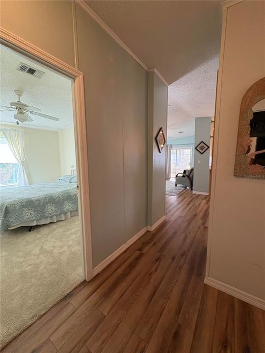 待售: $169,900 (2 贝兹, 2 浴室, 1296 平方英尺)