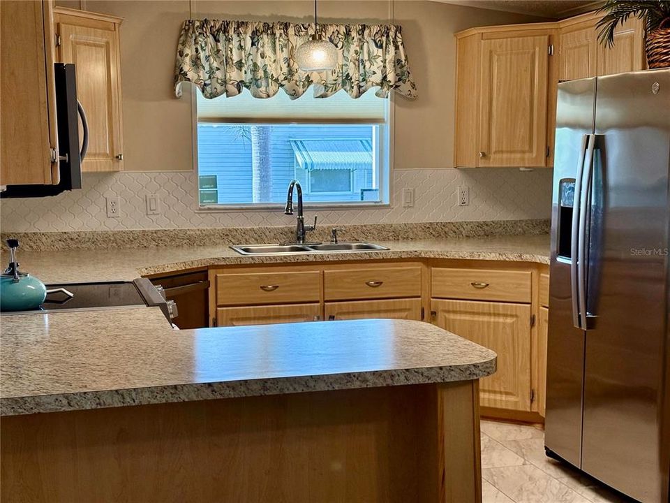 待售: $169,900 (2 贝兹, 2 浴室, 1296 平方英尺)