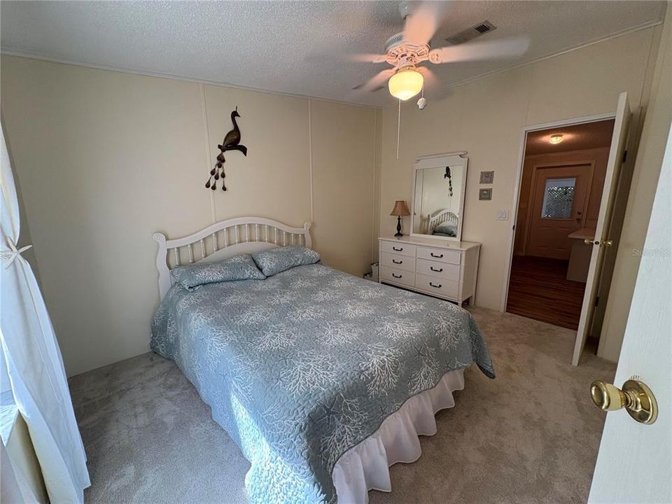 待售: $169,900 (2 贝兹, 2 浴室, 1296 平方英尺)