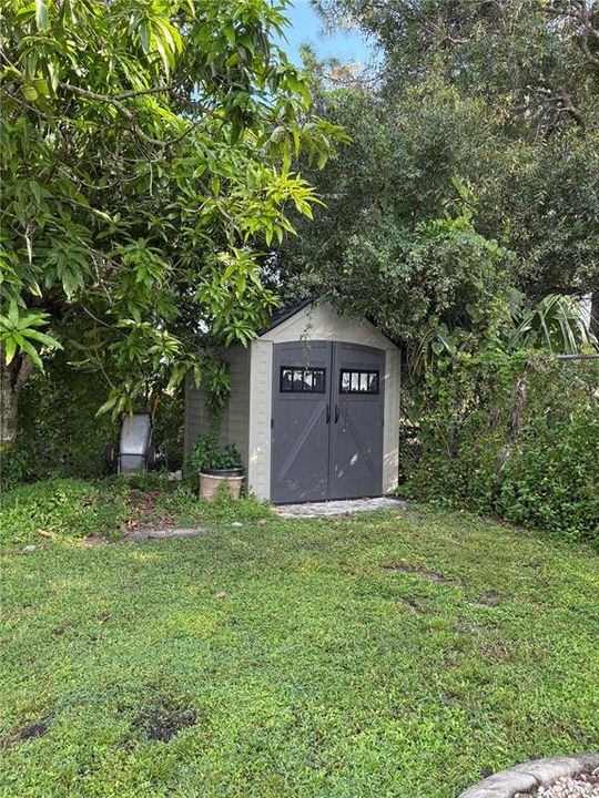 待售: $169,900 (2 贝兹, 2 浴室, 1296 平方英尺)