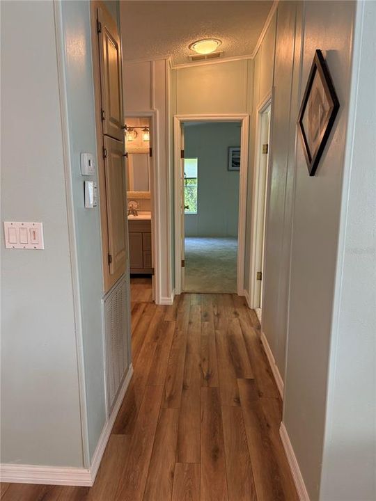 待售: $169,900 (2 贝兹, 2 浴室, 1296 平方英尺)