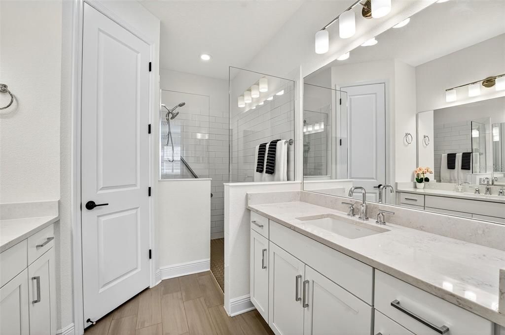 Active With Contract: $412,000 (2 beds, 2 baths, 1524 Square Feet)