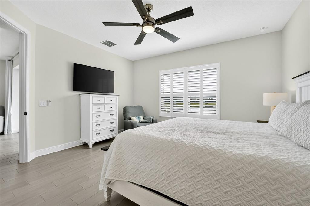 Active With Contract: $412,000 (2 beds, 2 baths, 1524 Square Feet)