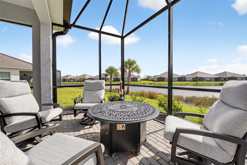 Active With Contract: $412,000 (2 beds, 2 baths, 1524 Square Feet)