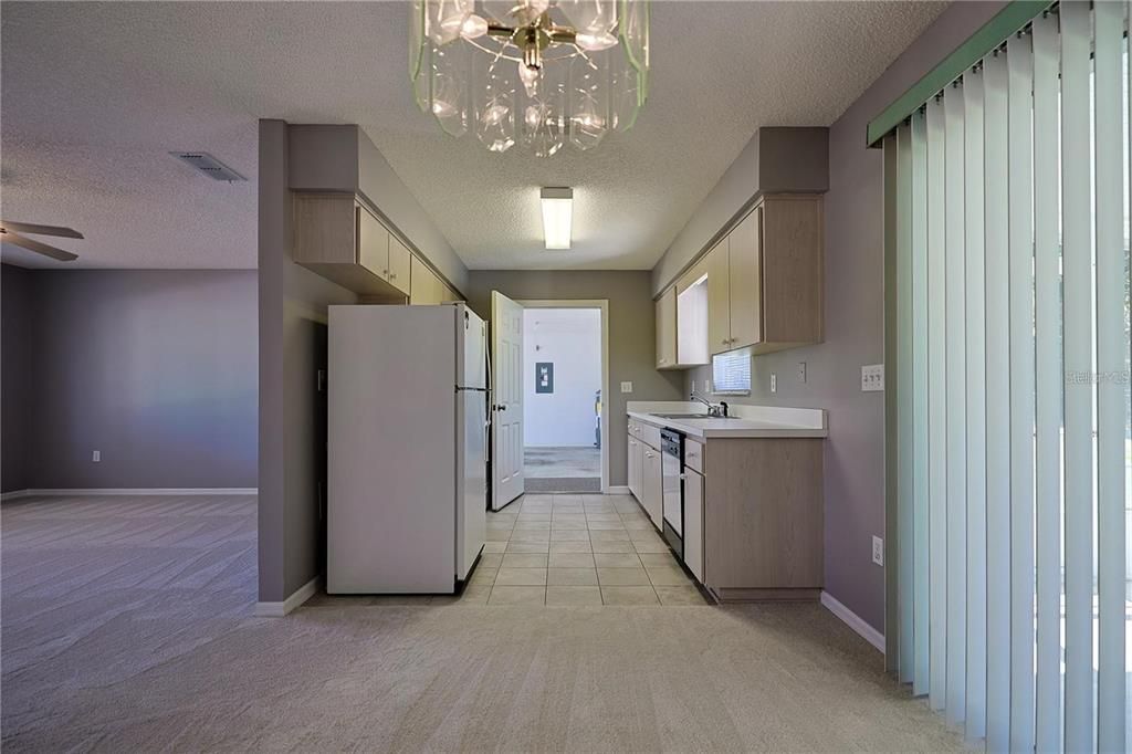 Active With Contract: $214,900 (2 beds, 2 baths, 1008 Square Feet)