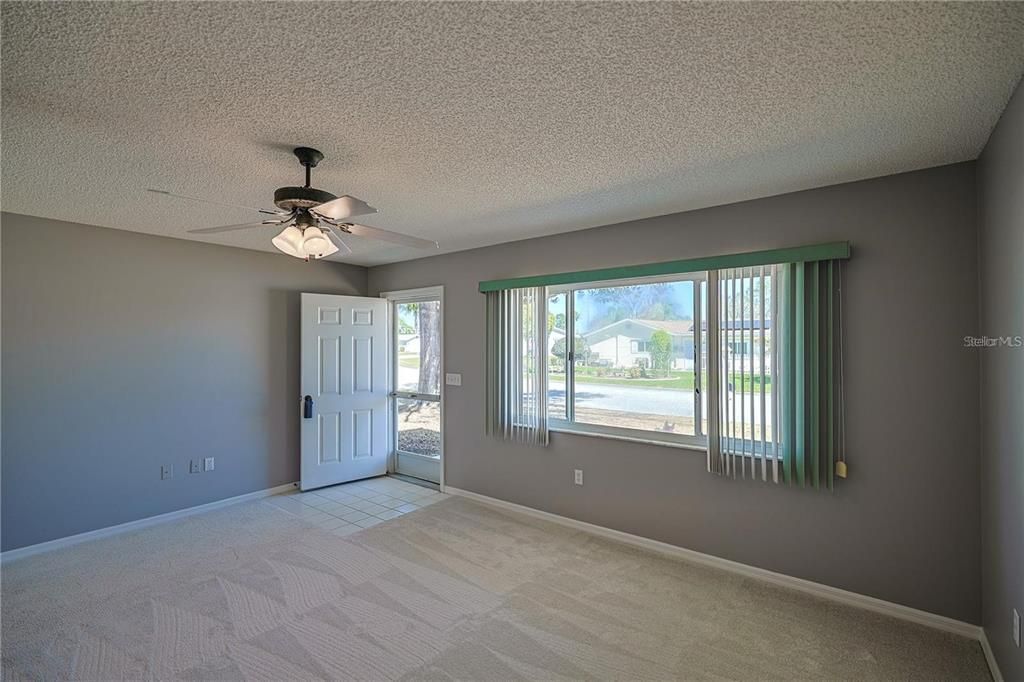 Active With Contract: $214,900 (2 beds, 2 baths, 1008 Square Feet)