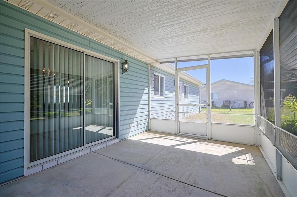 Active With Contract: $214,900 (2 beds, 2 baths, 1008 Square Feet)