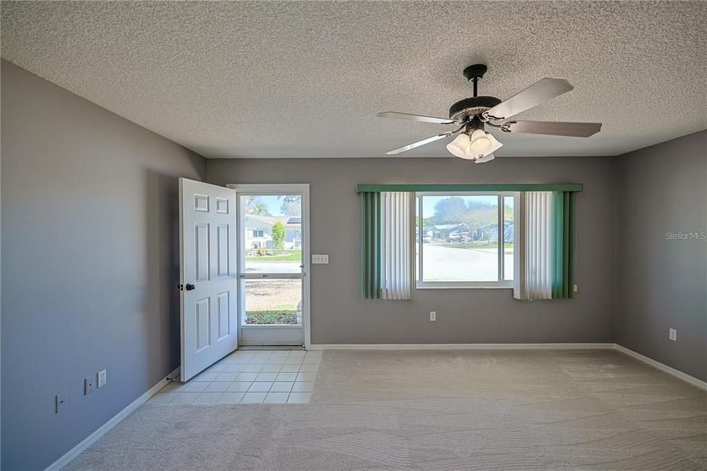 Active With Contract: $214,900 (2 beds, 2 baths, 1008 Square Feet)