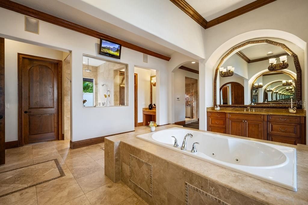 For Sale: $4,199,000 (5 beds, 5 baths, 9239 Square Feet)