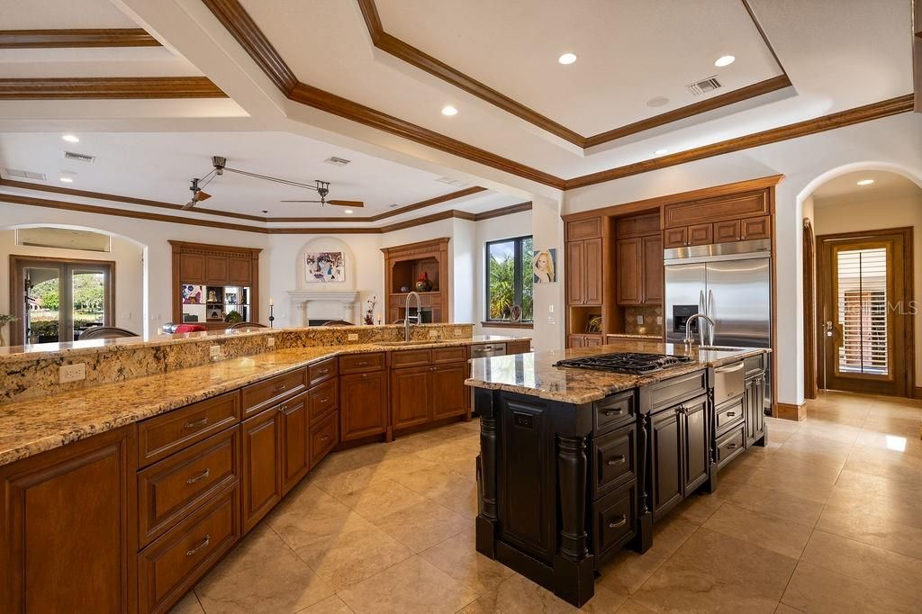 For Sale: $4,199,000 (5 beds, 5 baths, 9239 Square Feet)