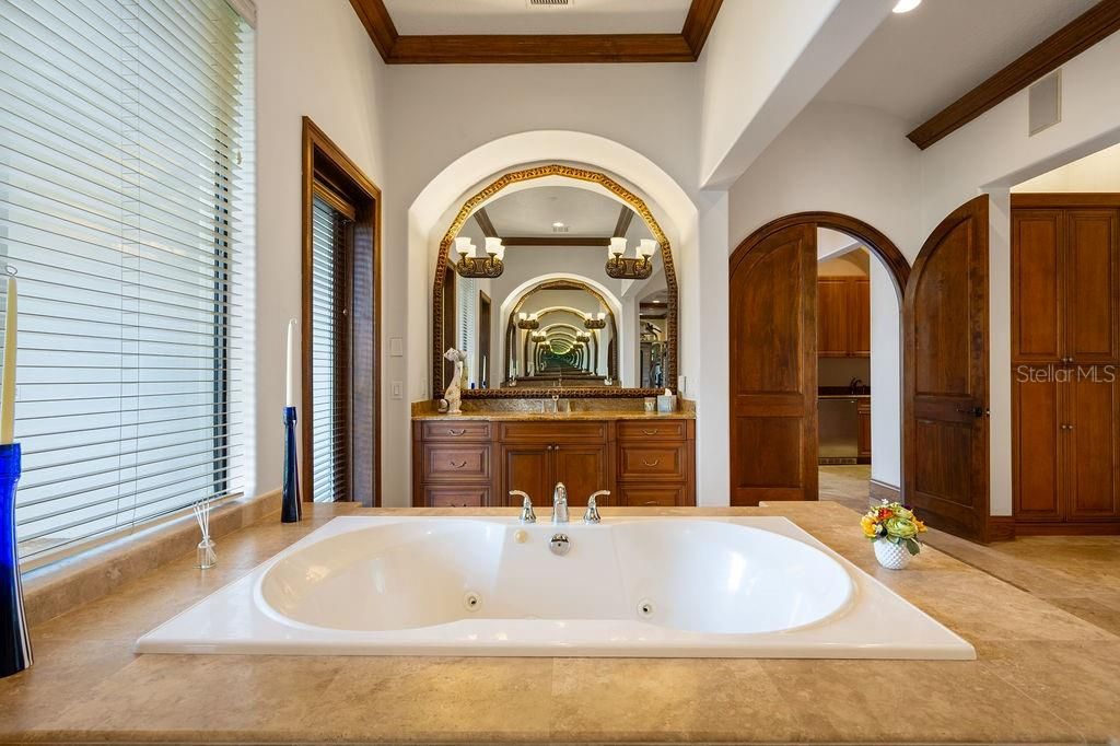 For Sale: $4,199,000 (5 beds, 5 baths, 9239 Square Feet)