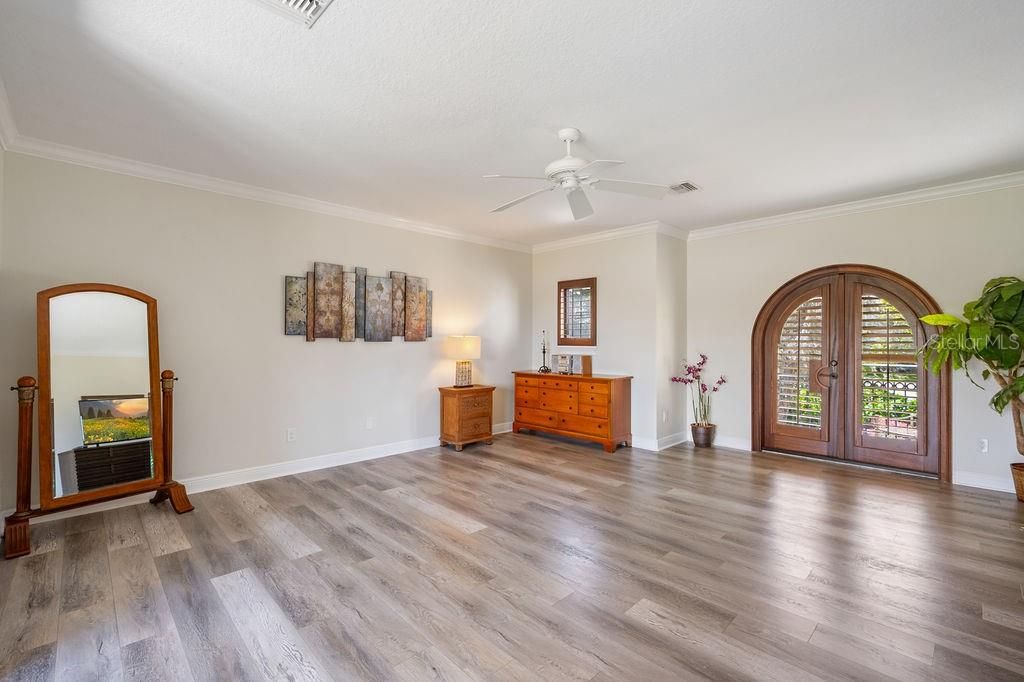 For Sale: $4,199,000 (5 beds, 5 baths, 9239 Square Feet)