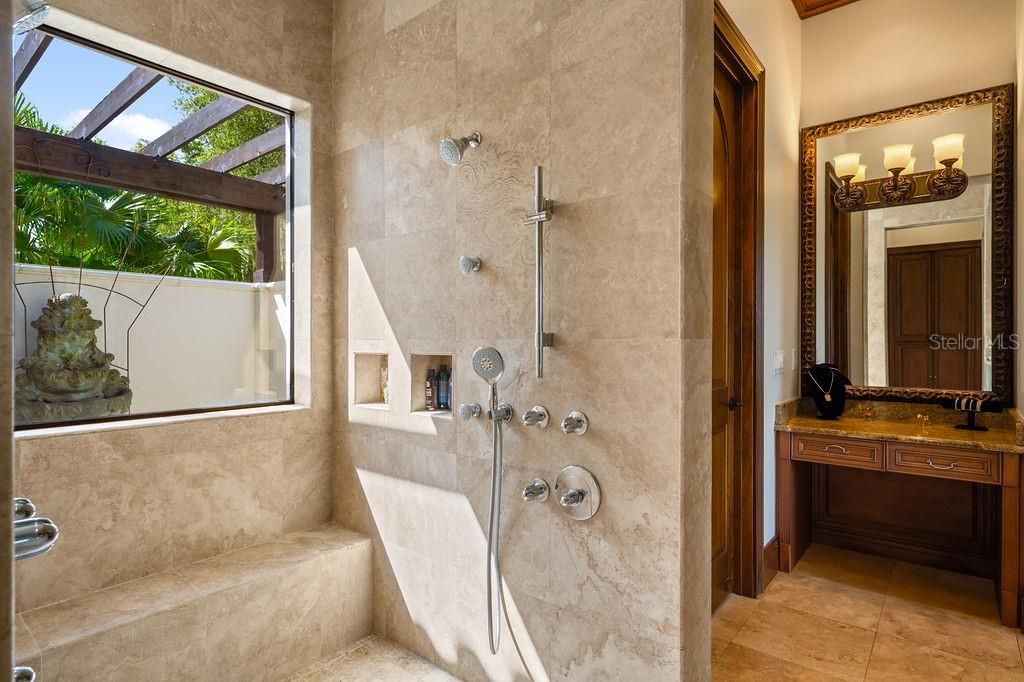 For Sale: $4,199,000 (5 beds, 5 baths, 9239 Square Feet)