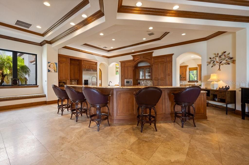 For Sale: $4,199,000 (5 beds, 5 baths, 9239 Square Feet)