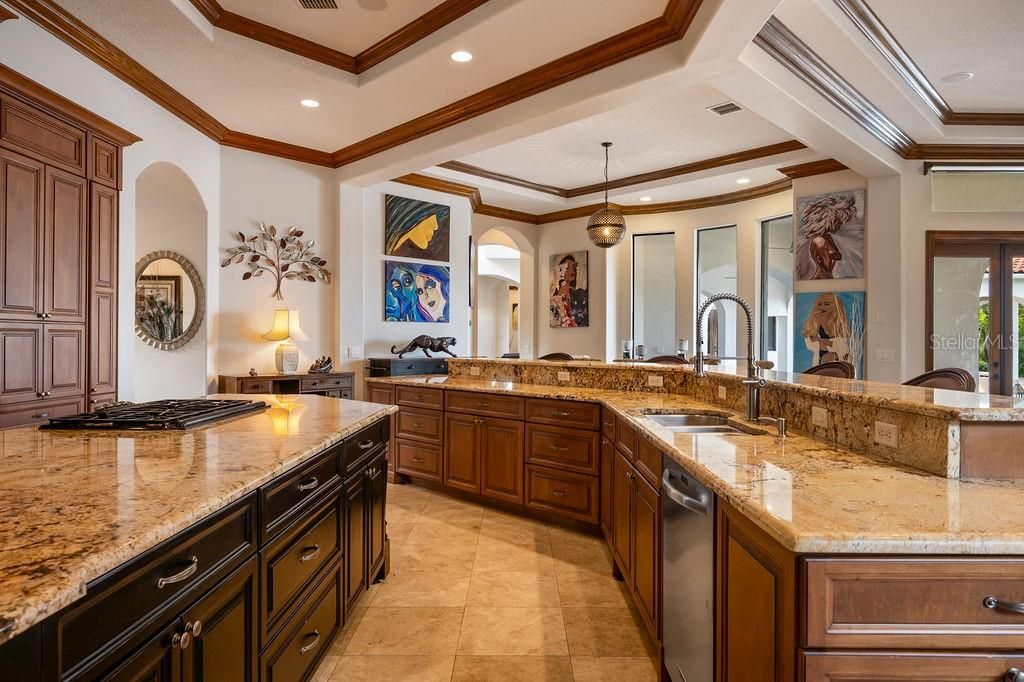 For Sale: $4,199,000 (5 beds, 5 baths, 9239 Square Feet)