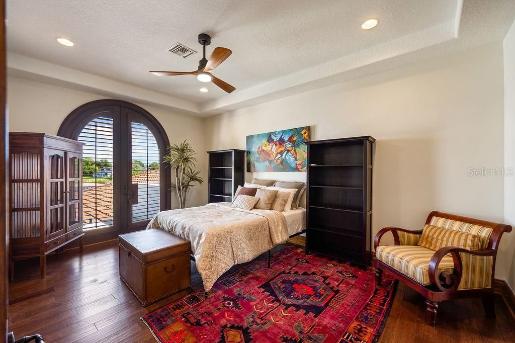 For Sale: $4,199,000 (5 beds, 5 baths, 9239 Square Feet)