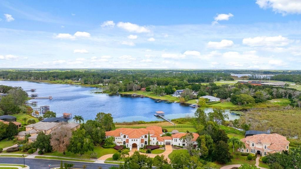 For Sale: $4,199,000 (5 beds, 5 baths, 9239 Square Feet)