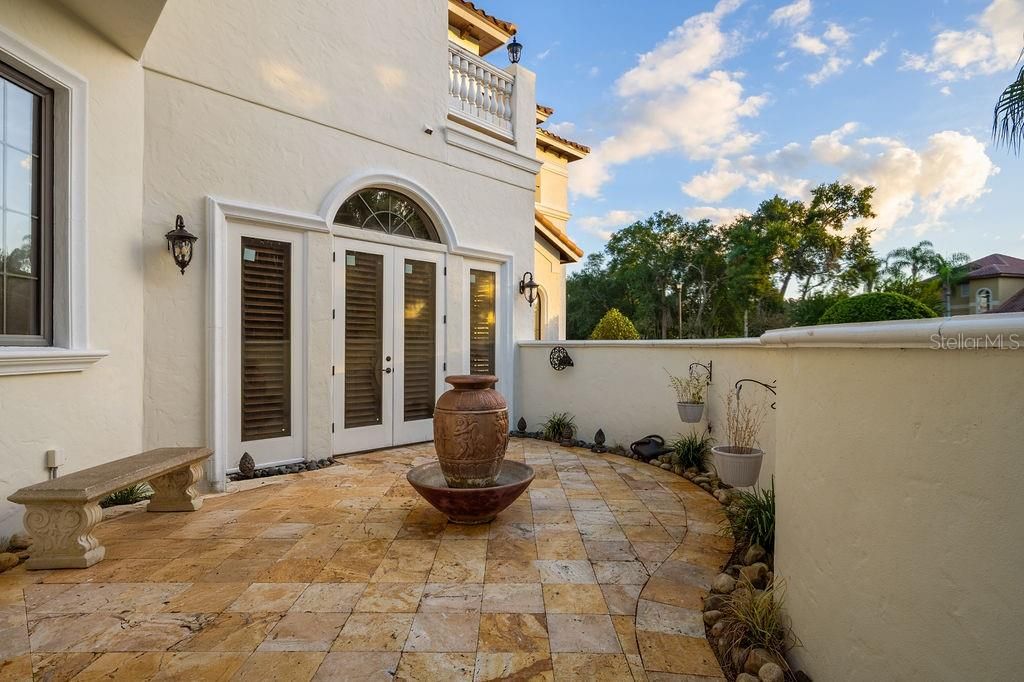 For Sale: $4,199,000 (5 beds, 5 baths, 9239 Square Feet)