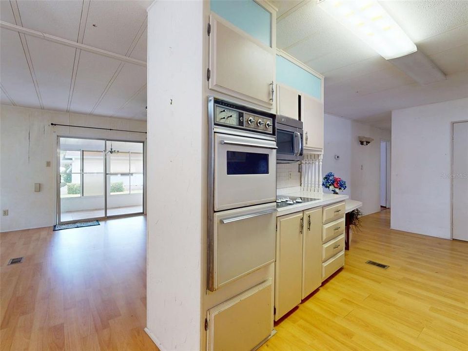 На продажу: $109,000 (2 спален, 2 ванн, 1152 Квадратных фут)